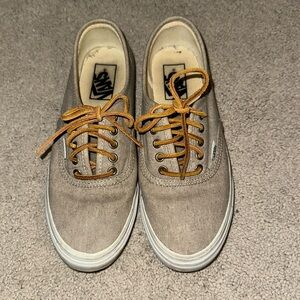 Vans tan casual sneaker - men’s 6.5, women’s 8